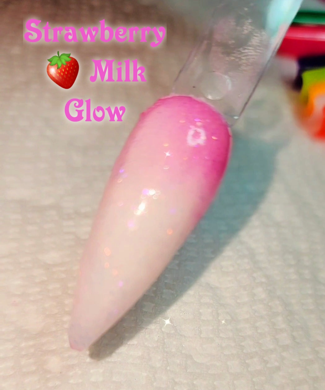 Strawberry milk glow thermal/Glow dip powder