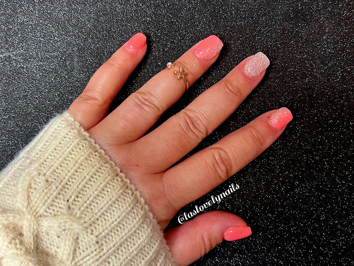 Coral Crush, nail dip powder